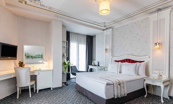 deluxe-balcony-room-menu-cover